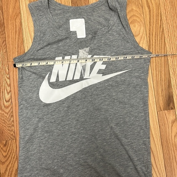 Nike Heather Gray with White‎ Lace Tank Small - Picture 6 of 7